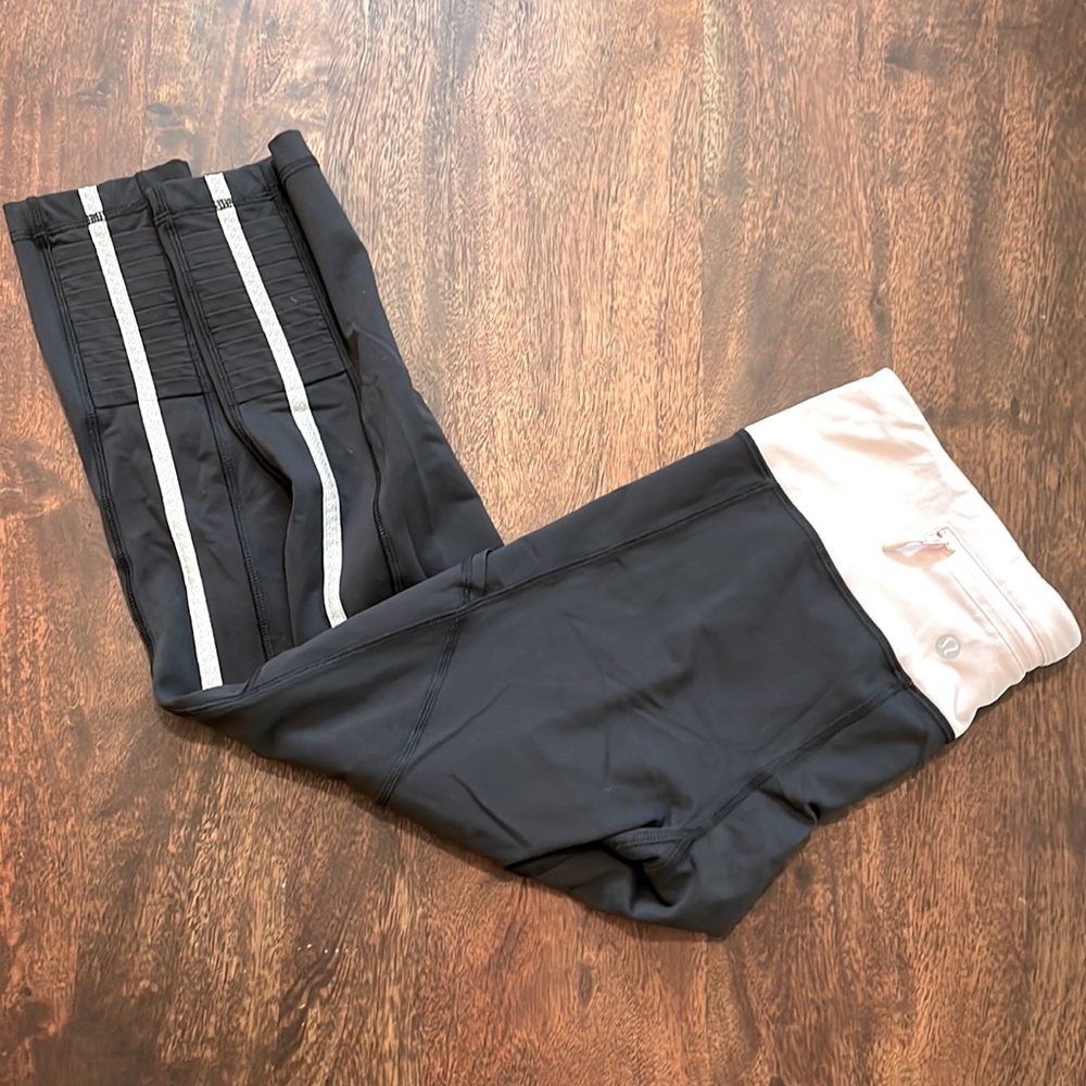 Lululemon mid- rise leggings